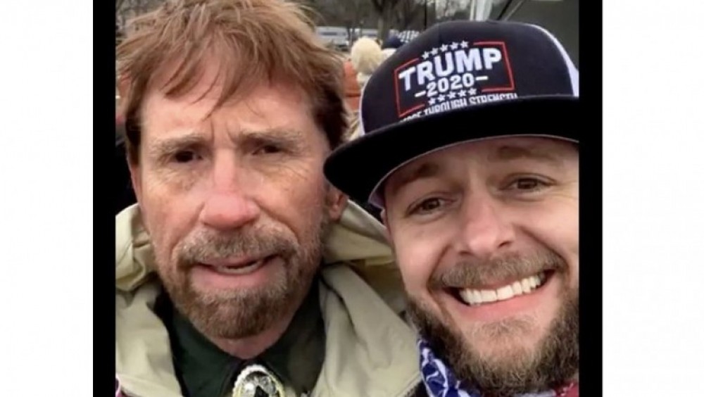 A fost sau nu Chuck Norris la asediul Capitoliului? Actorul american face lumină